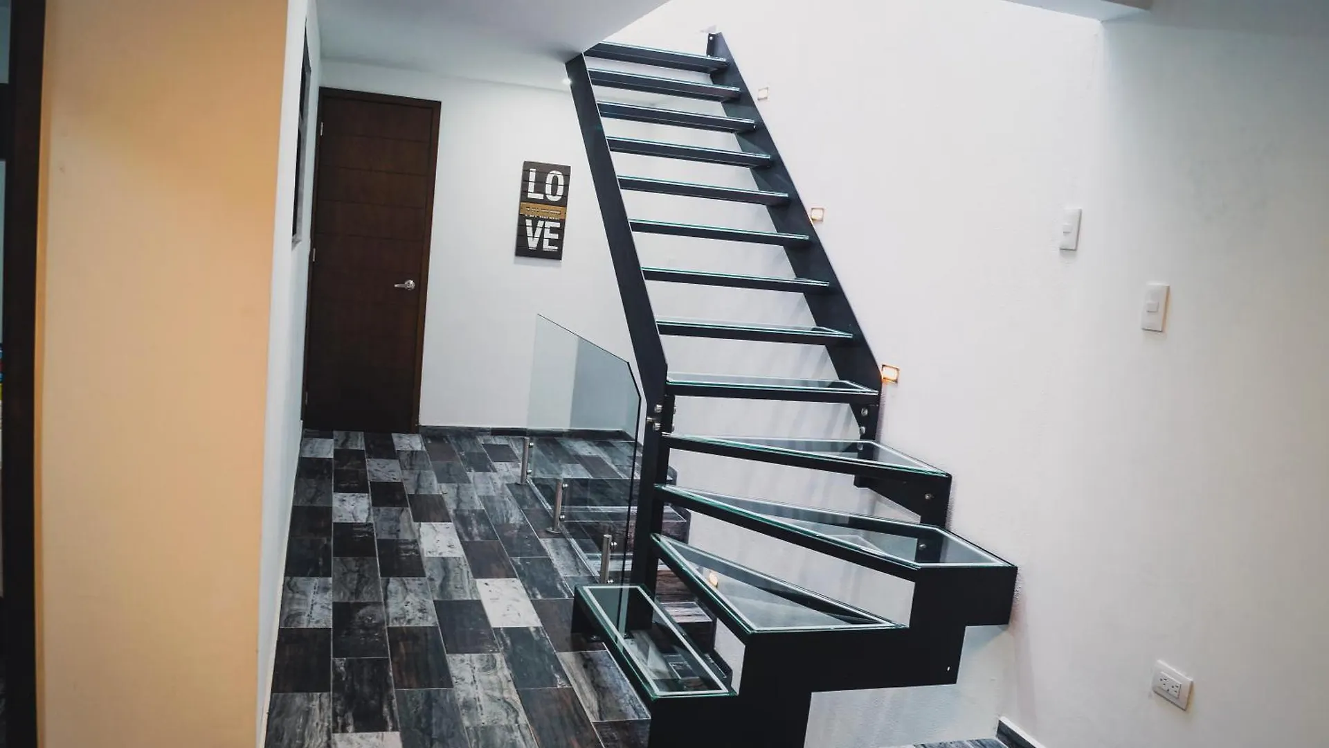 4 Habitaciones, 5 Banos, 12 Huespedes, Centro Expositor Puebla Feriehus