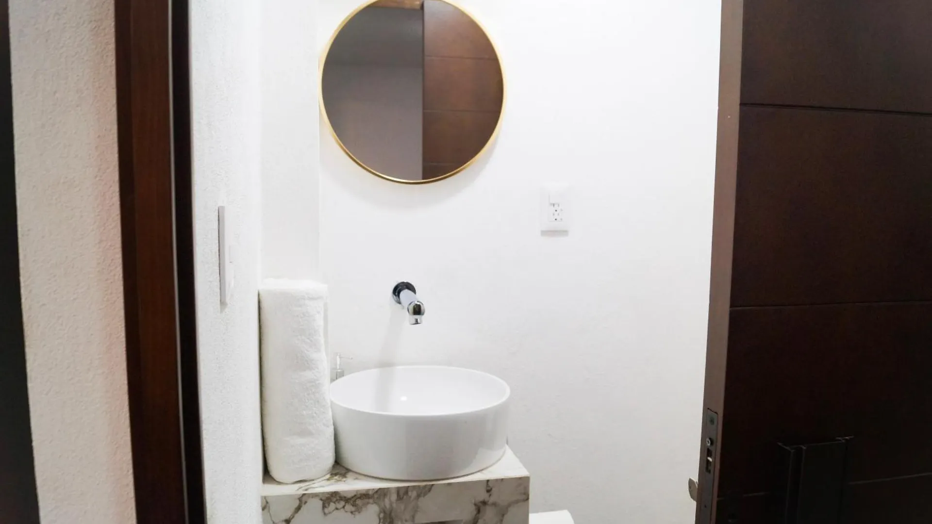 4 Habitaciones, 5 Banos, 12 Huespedes, Centro Expositor Puebla